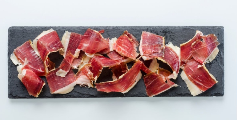¿Por qué comprar jamón entero loncheado?