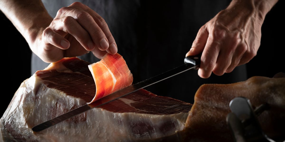 El Arte de Cortar la Paleta Ibérica: Técnicas y Consejos
